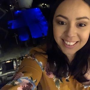 Meet your Posher, Gabriela